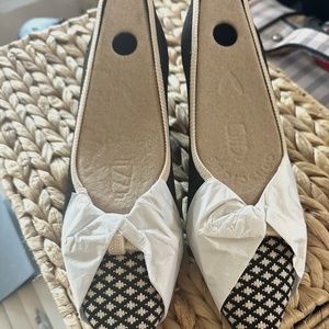 Pointed Toe Bow Heels
